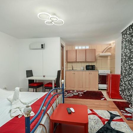Stone Gate Apartment #3 Bukareszt Zewnętrze zdjęcie