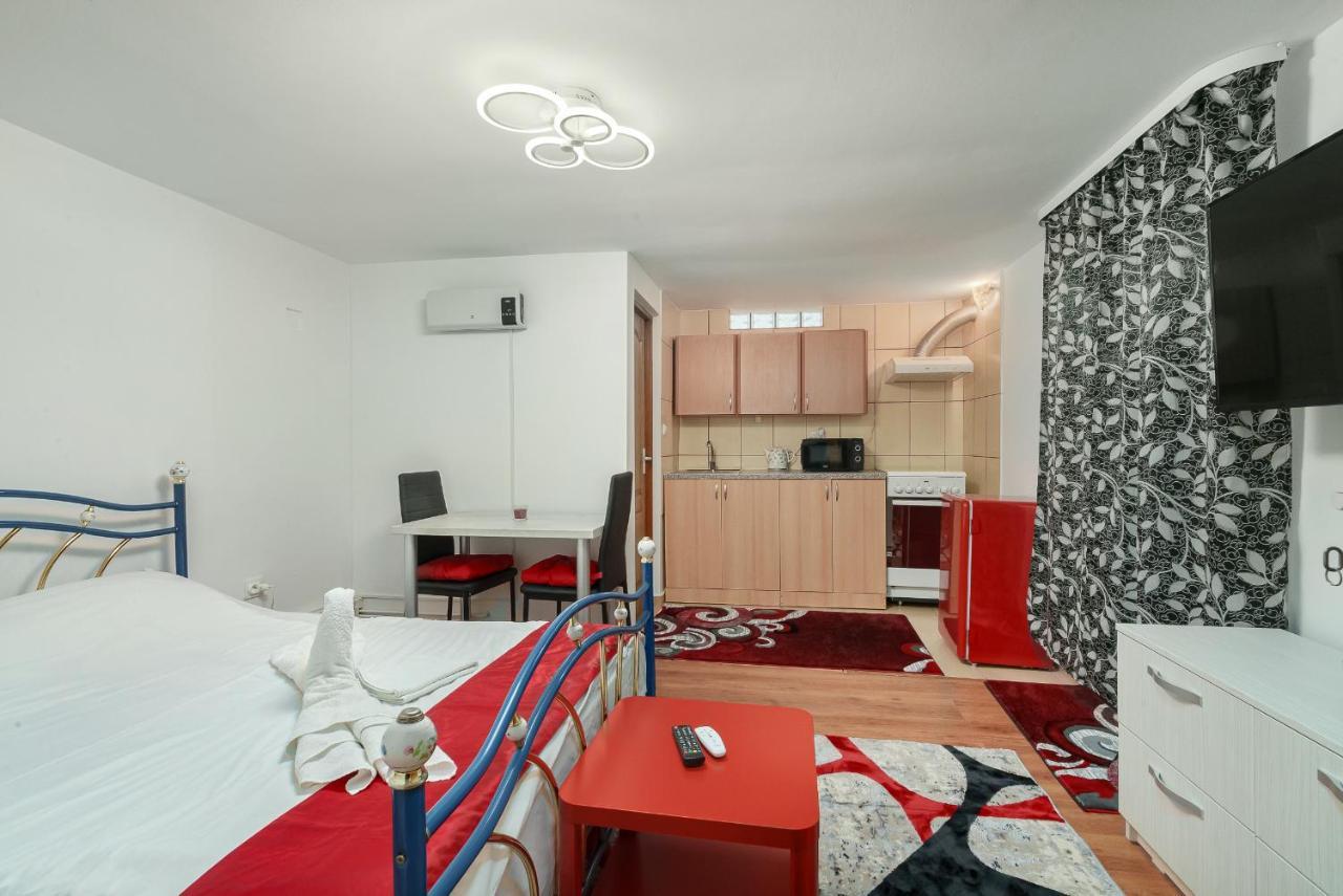 Stone Gate Apartment #3 Bukareszt Zewnętrze zdjęcie