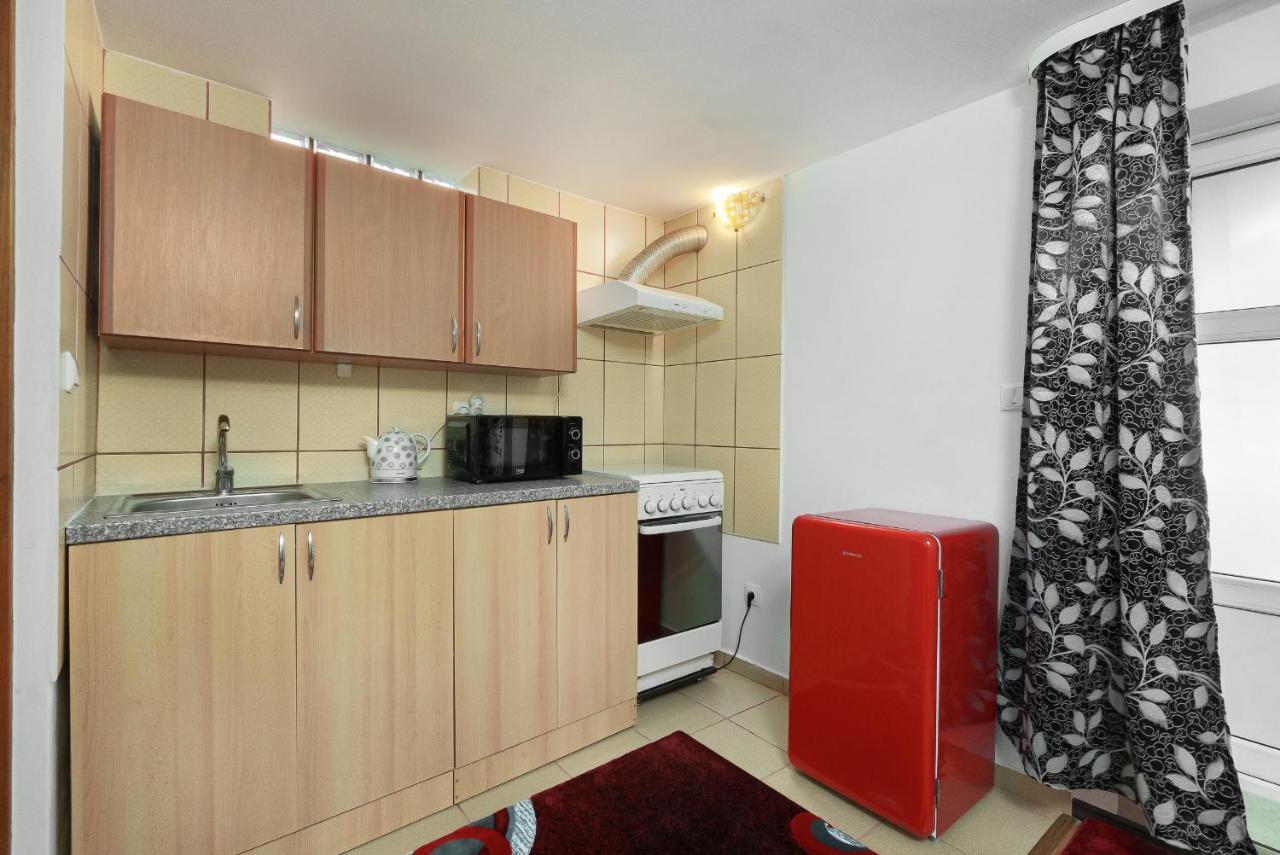 Stone Gate Apartment #3 Bukareszt Zewnętrze zdjęcie